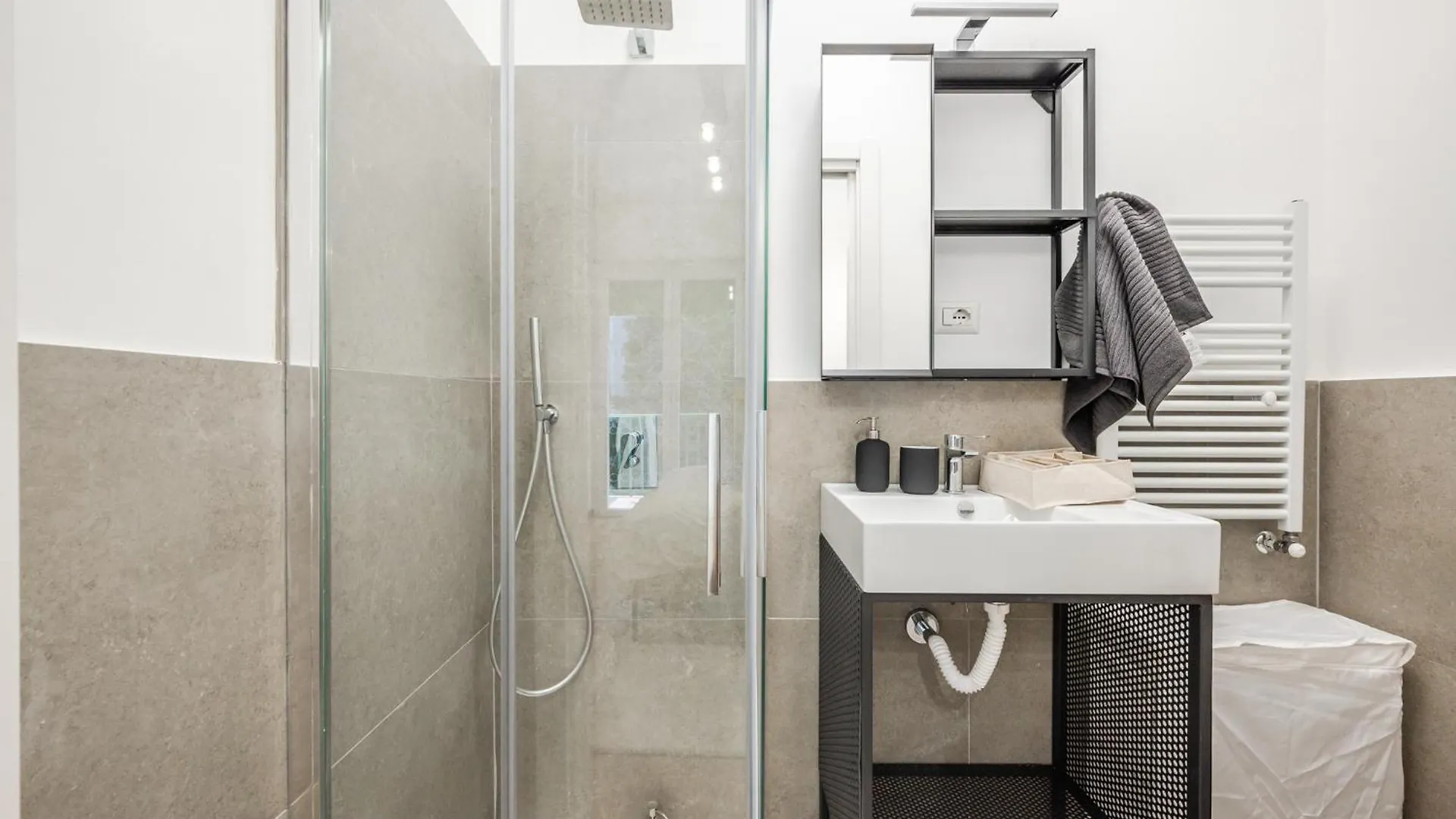 Guest house Casa Torino 101, Camere A Rozzano - Forum Assago A 7 Minuti, Ospedale Humanitas A 5 Minuti - Smartstay Rozzano