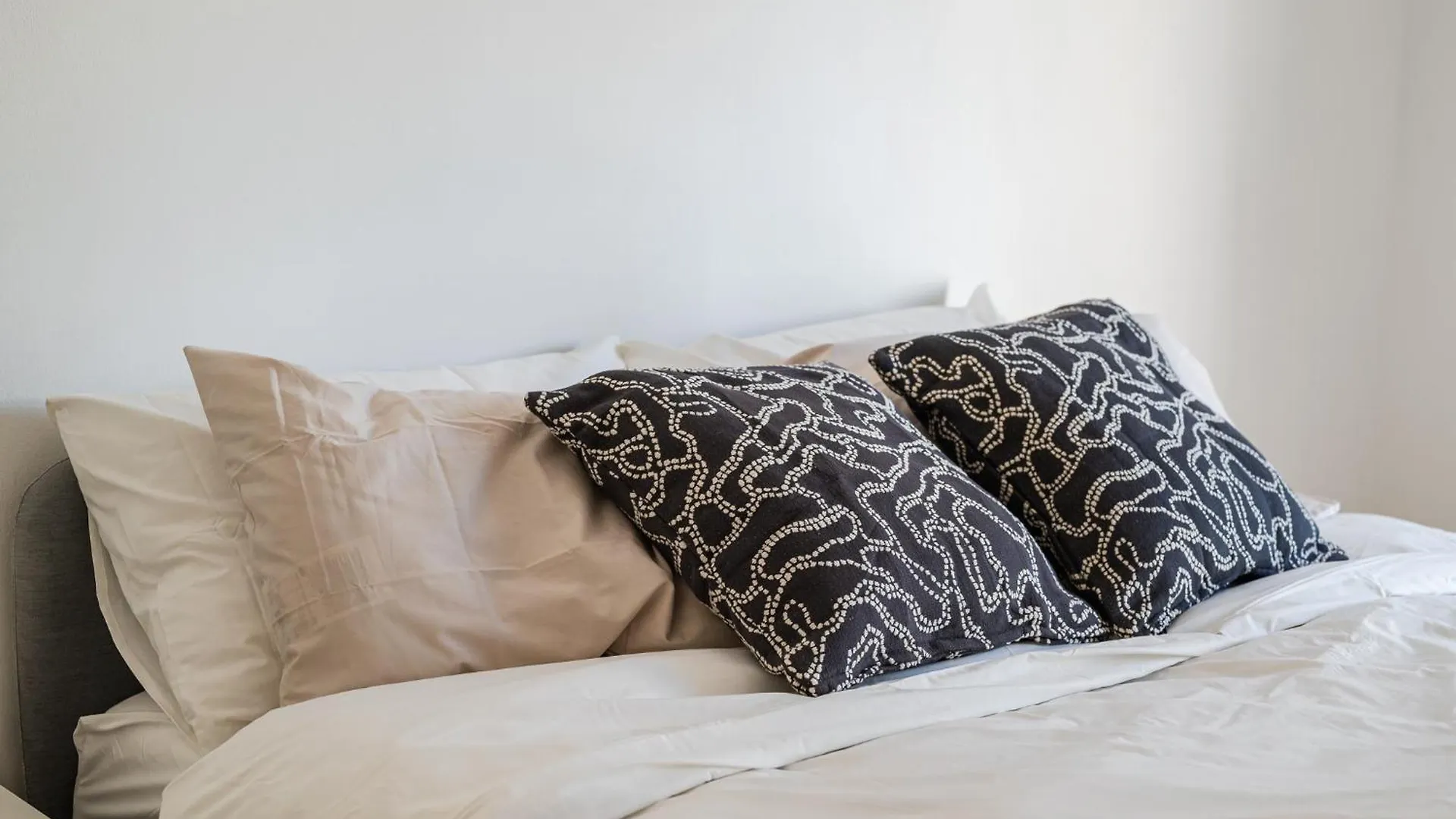 Casa Torino 101, Camere A Rozzano - Forum Assago A 7 Minuti, Ospedale Humanitas A 5 Minuti - Smartstay Rozzano Italy