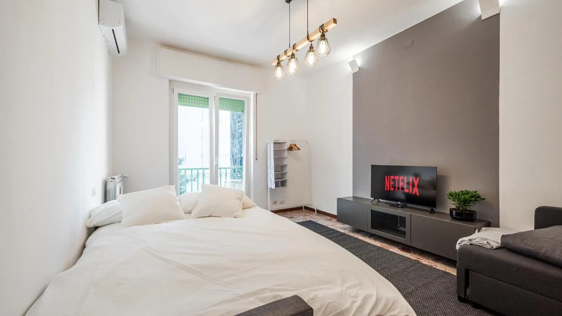 Casa Torino 101, Camere A Rozzano - Forum Assago A 7 Minuti, Ospedale Humanitas A 5 Minuti - Smartstay Rozzano