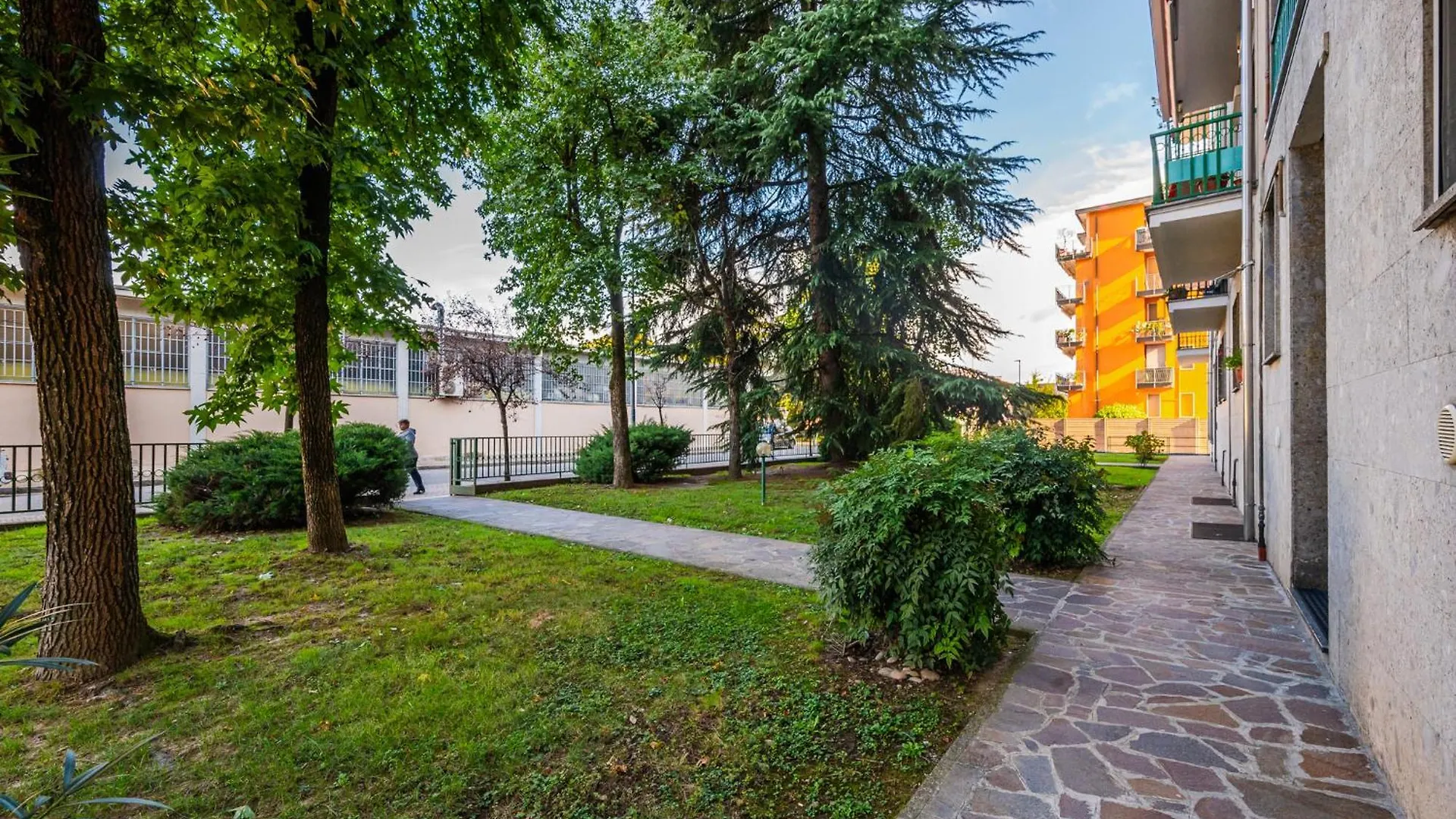Guest house Casa Torino 101, Camere A Rozzano - Forum Assago A 7 Minuti, Ospedale Humanitas A 5 Minuti - Smartstay Rozzano