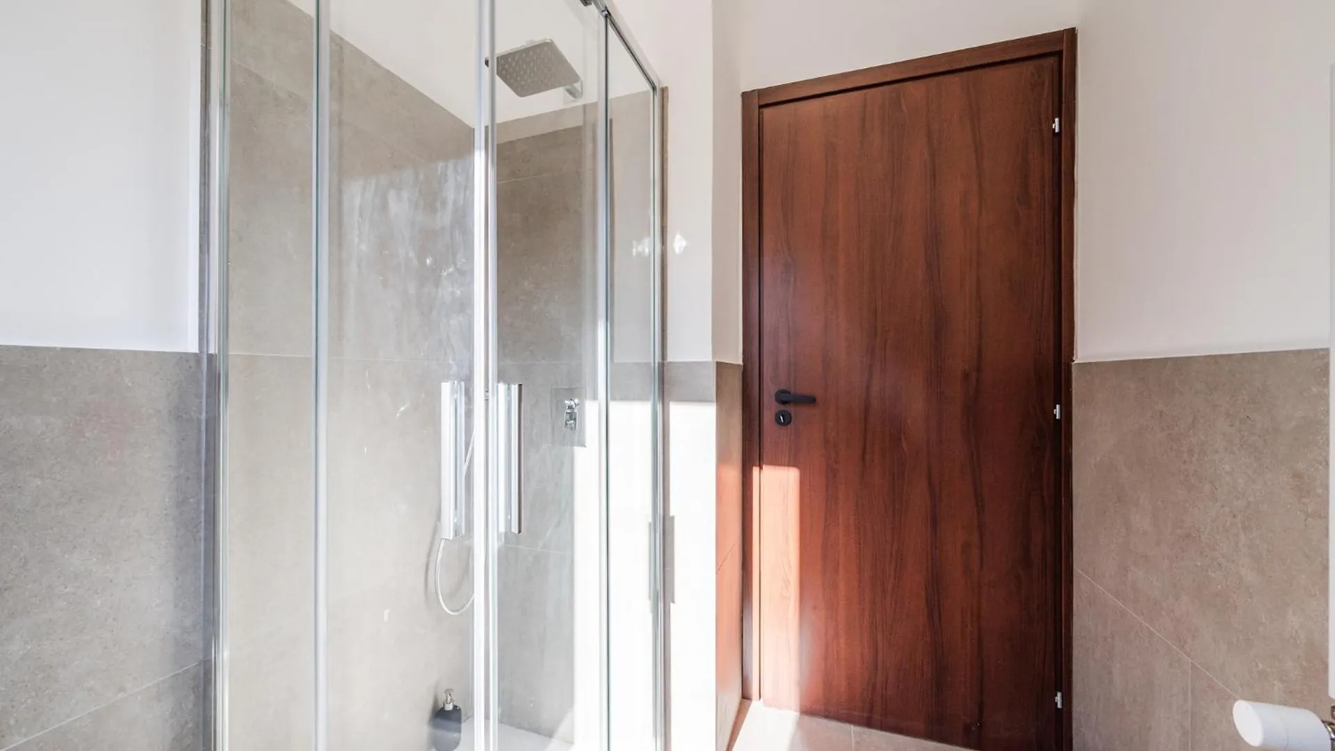 Casa Torino 101, Camere A Rozzano - Forum Assago A 7 Minuti, Ospedale Humanitas A 5 Minuti - Smartstay Rozzano Guest house