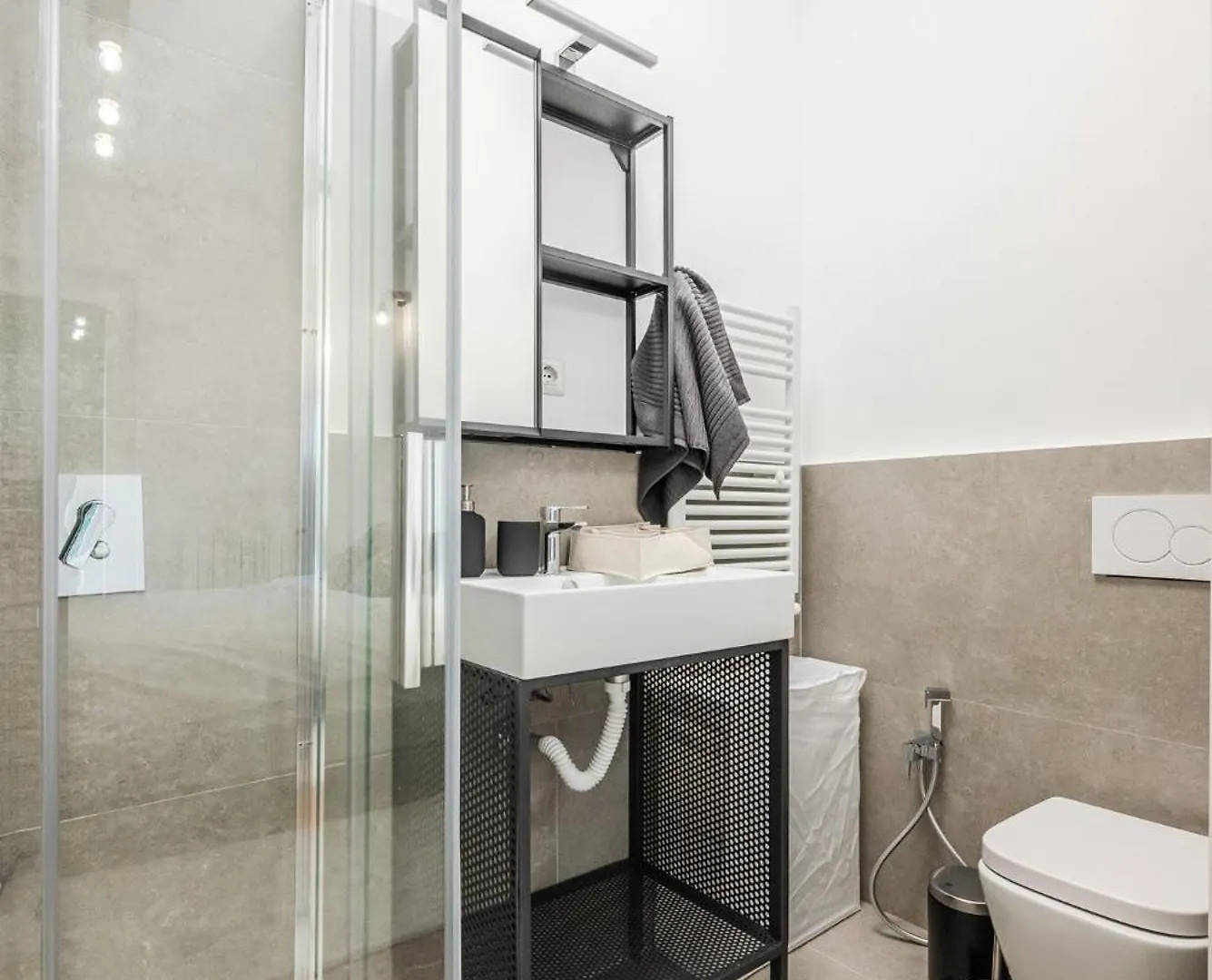 Guest house Casa Torino 101, Camere A Rozzano - Forum Assago A 7 Minuti, Ospedale Humanitas A 5 Minuti - Smartstay Rozzano Italy