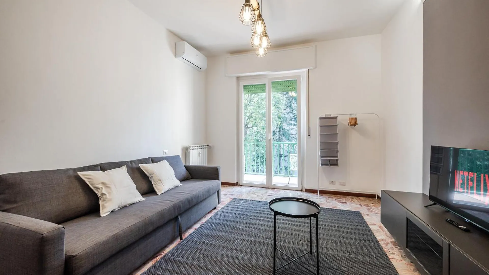 Guest house Casa Torino 101, Camere A Rozzano - Forum Assago A 7 Minuti, Ospedale Humanitas A 5 Minuti - Smartstay Rozzano