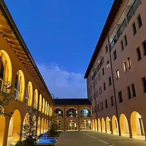 Corte Milano Hostel